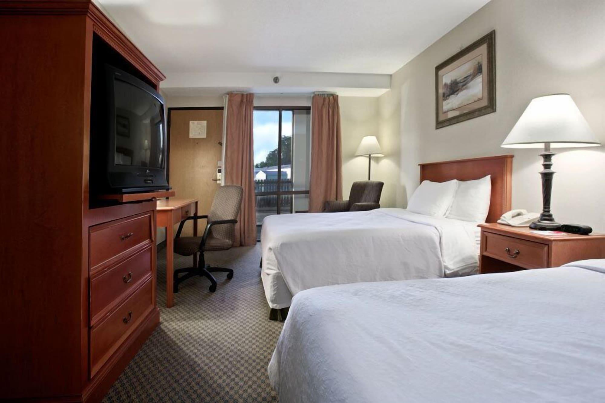 Salina Ambassador Hotel & Conference Center Room photo